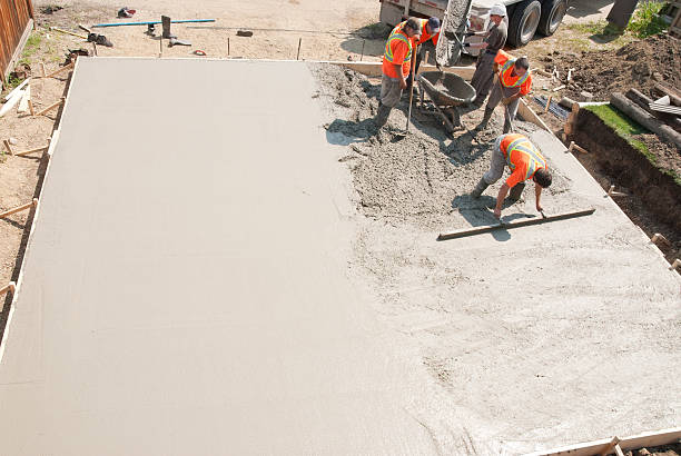 Best Concrete Driveway Installation  in Brentwood, MO